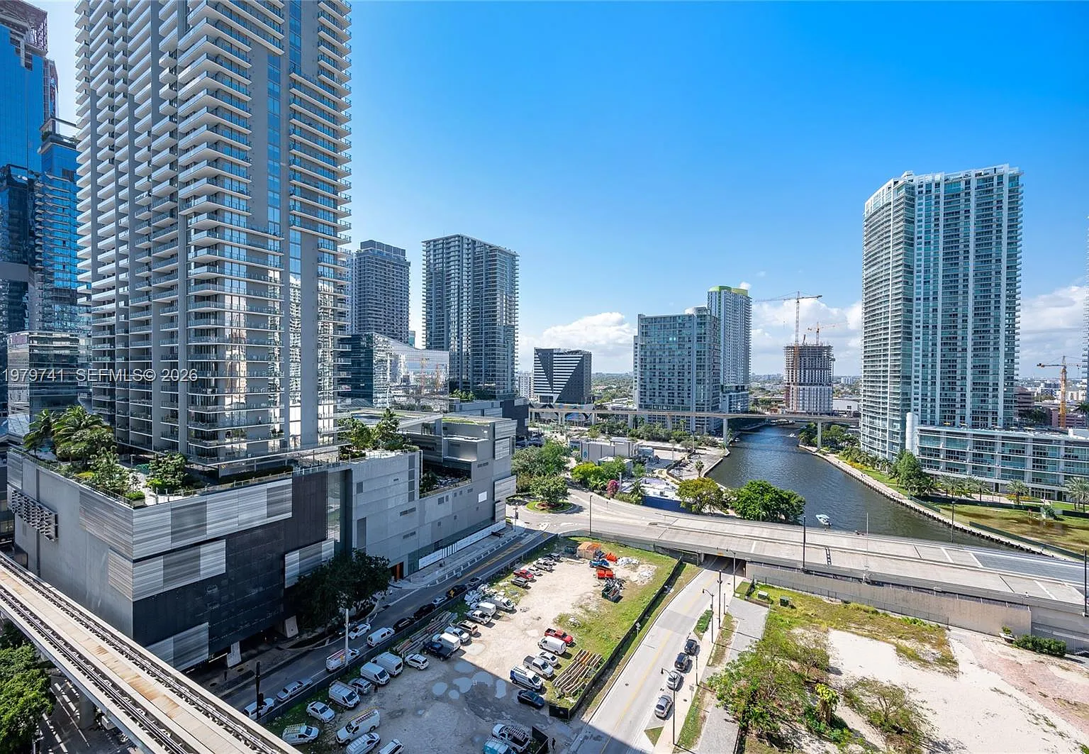 Brickell On The River S T — Photo 1