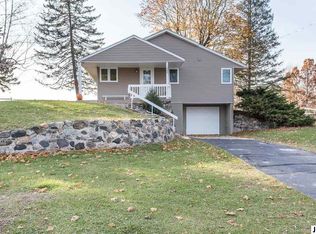 1300 Gilletts Lake Rd, Jackson, MI 49201