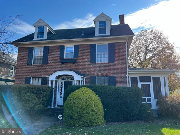 1102 Oak Hill Ave, Hagerstown, MD 21742