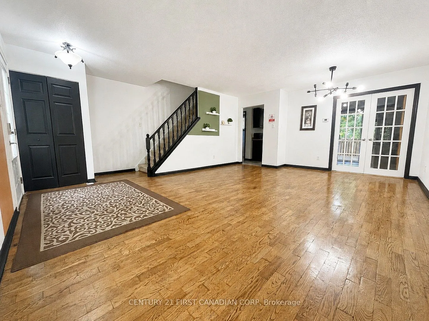 3 bed, $2,450 — Photo 2