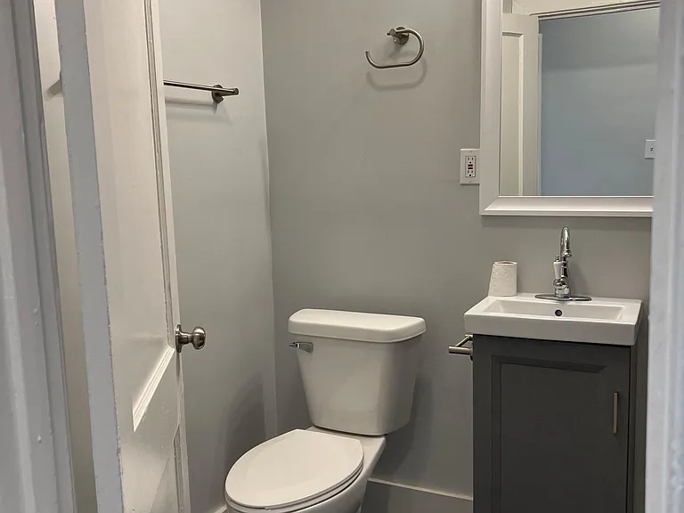 124 Oak St #1 — Photo 10