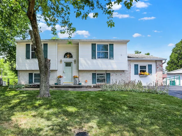 31 Woodmont Ct, Beech Grove, IN 46107