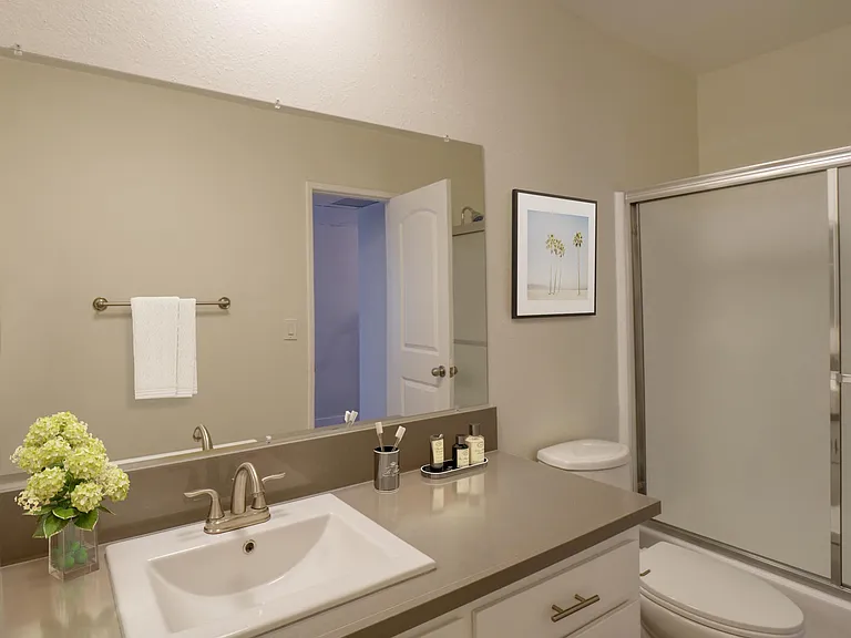 Downey Pointe Apts — Photo 4