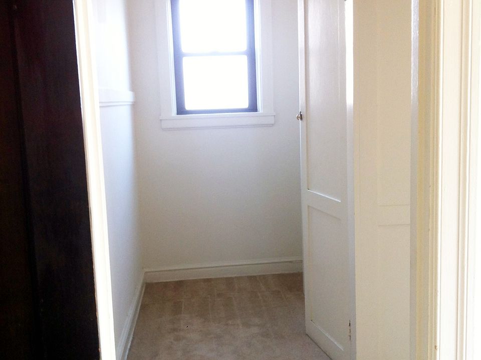 2nd image of 1919 S Grand Blvd APT 302