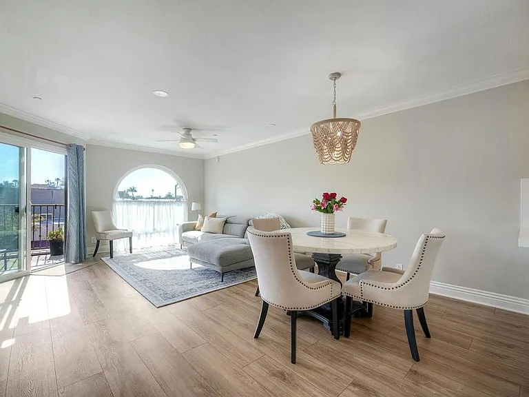 7509 Draper Ave — Photo 15