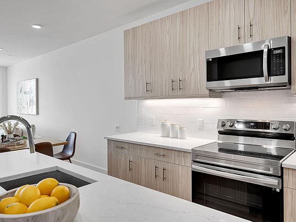 2nd image of 35 Jefferson Ave Unit 306
