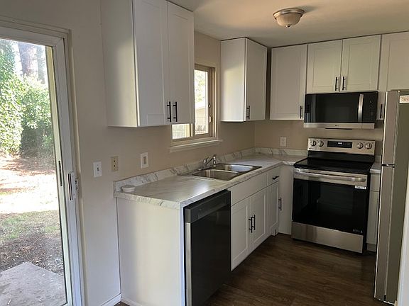 3rd image of 21914 29th Ave S #1