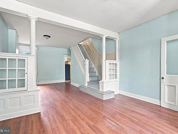 4th image of 634 W Indiana Ave