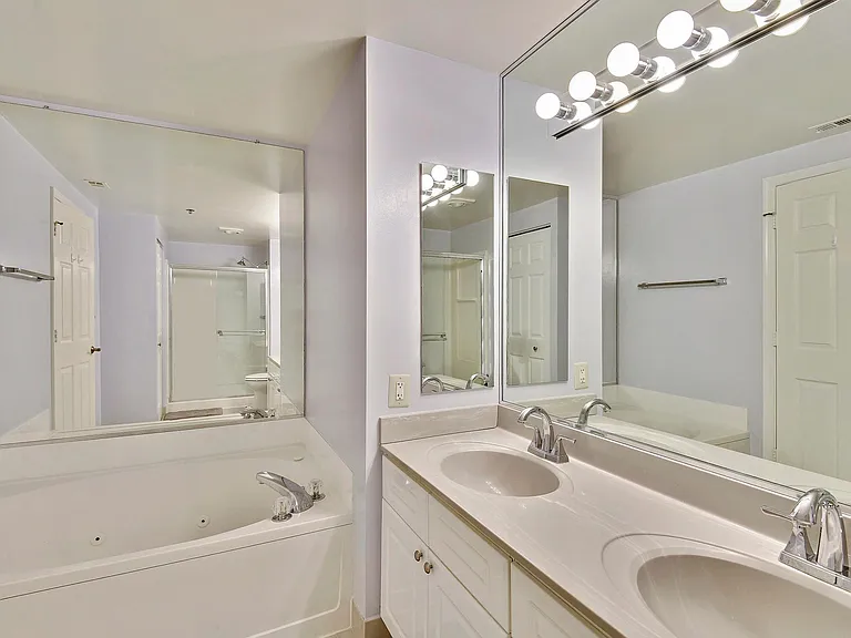 2105 Jamieson Ave — Photo 12