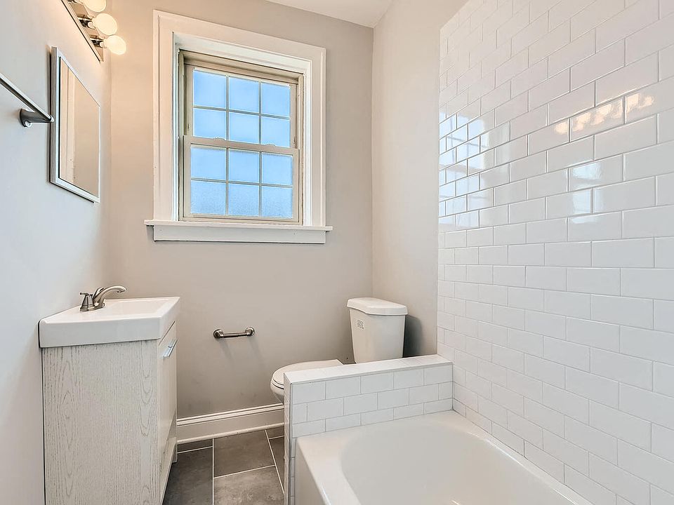Unit 3 Bathroom