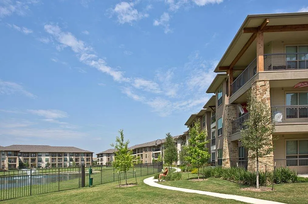 Lakeview Villas — Photo 4