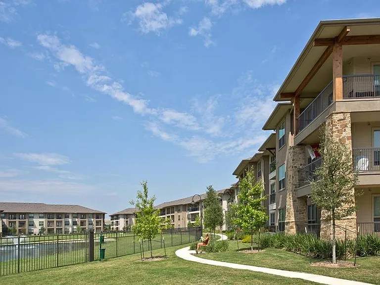 Lakeview Villas — Photo 4