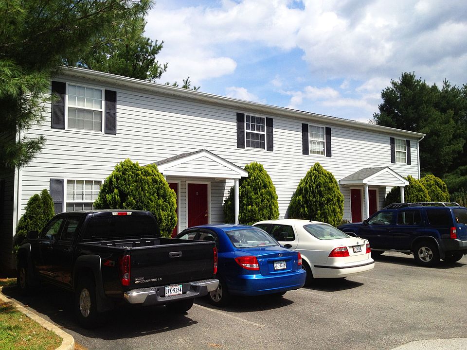1st image of 5681 Hollins Rd #5681 & 5687