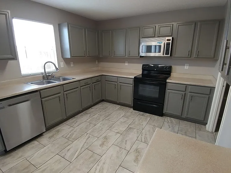 2821 Robin Ln — Photo 2