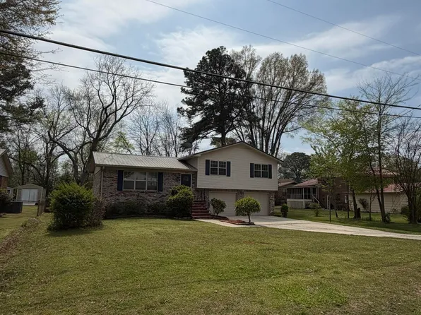 751 Cambridge Rd, Bessemer, AL 35023