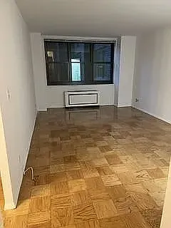 200 E 72nd St #4D Photo 1