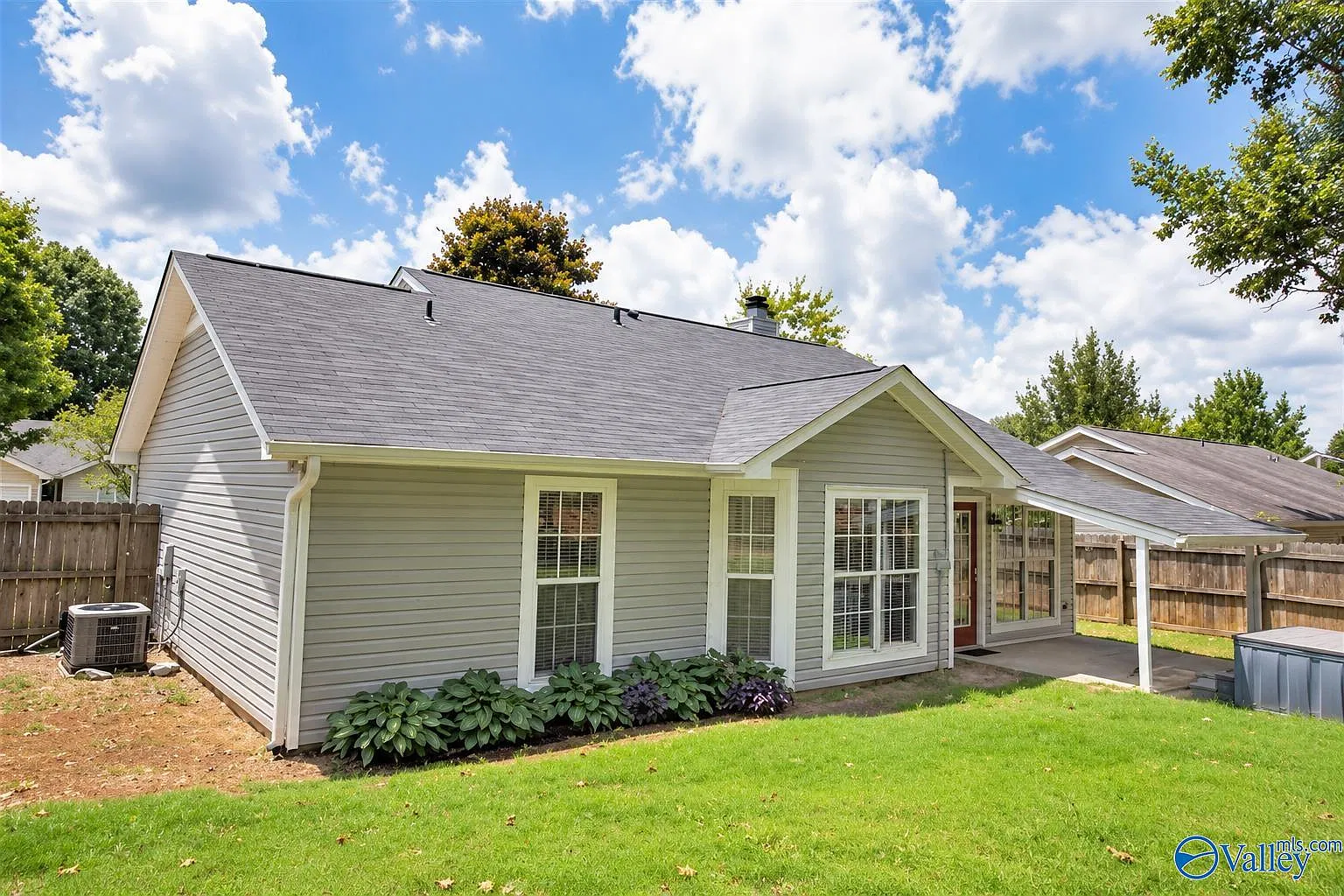 3 bed, 2.0 bath, 1230 sqft, $1,500 — Photo 3