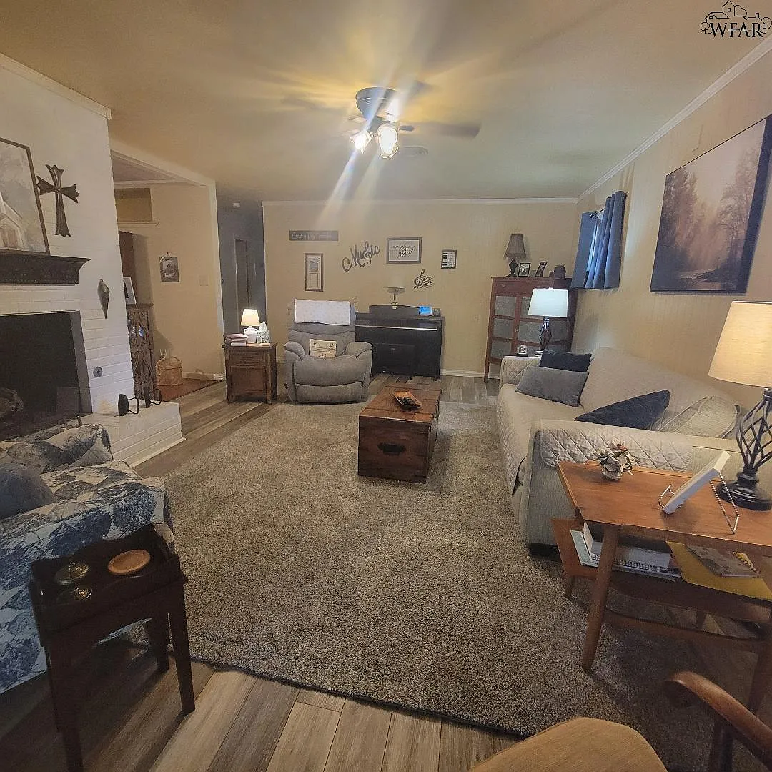 2 bed, 2.0 bath, 1813 sqft, $1,900 — Photo 4