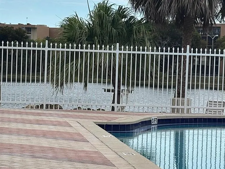 9365 Fontainebleau Blvd #E105 — Photo 24