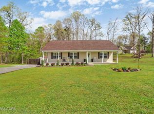 789 Clear Creek Pkwy, Clarkrange, TN 38553
