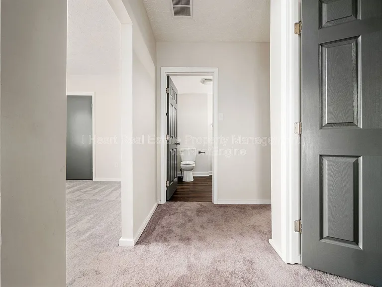 878 1/2 Sullivant Ave — Photo 12
