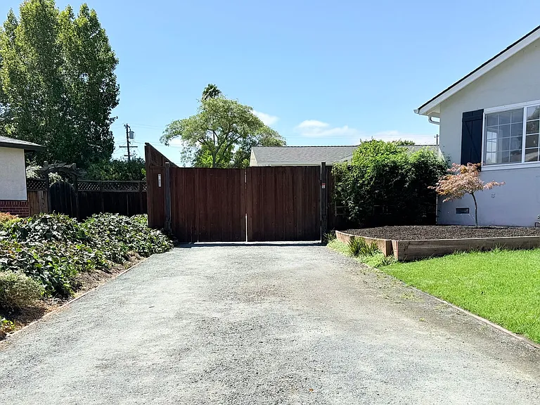 205 Barbara Ct #A — Photo 37