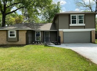 814 Glen Hollow Dr, Conroe, TX 77385