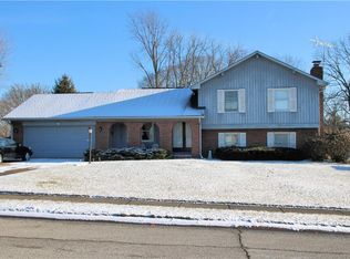 859 Briar Patch Ln, Greenwood, IN 46142