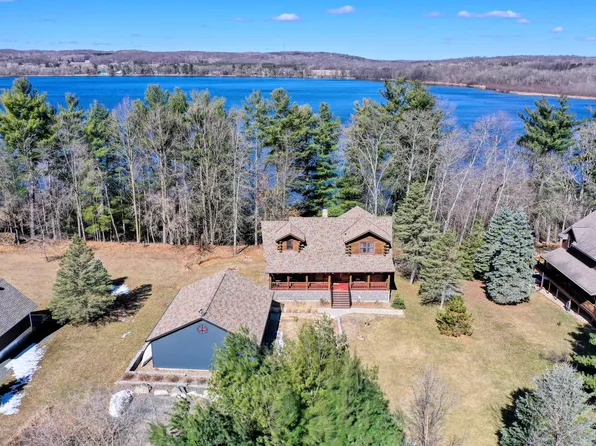 871 207th St, Dresser, WI 54009