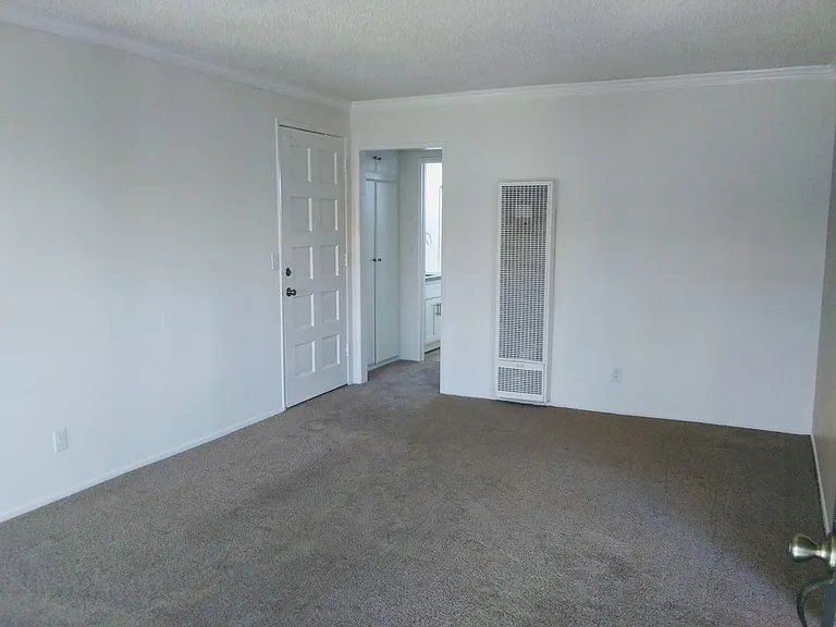 Tustin Villas — Photo 26