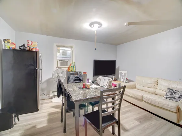 991 Broadway image 13 of 22