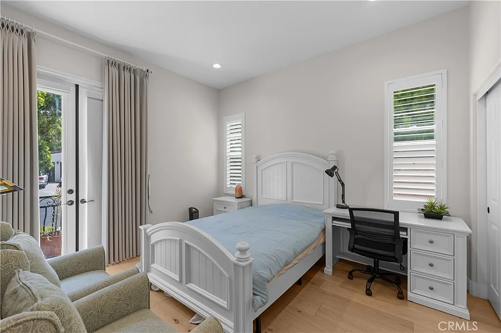 5 bed, 4.5 bath, 4100 sqft, $16,800 — Photo 3