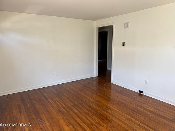 3rd image of 326 W Sylvania Avenue