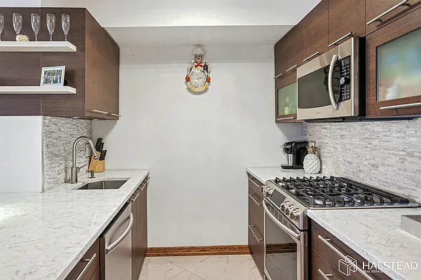 Rented by Halstead Real Estate | media 7