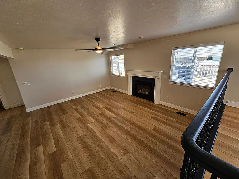 4698 Colander Dr — Photo 28