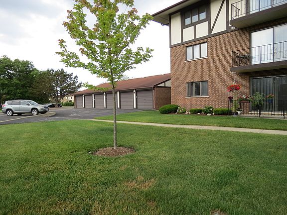 3rd image of 11042 S Theresa Cir APT 3A