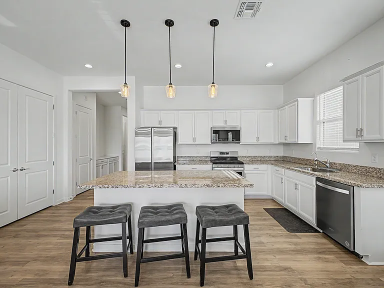 10112 E Trent Ave — Photo 9