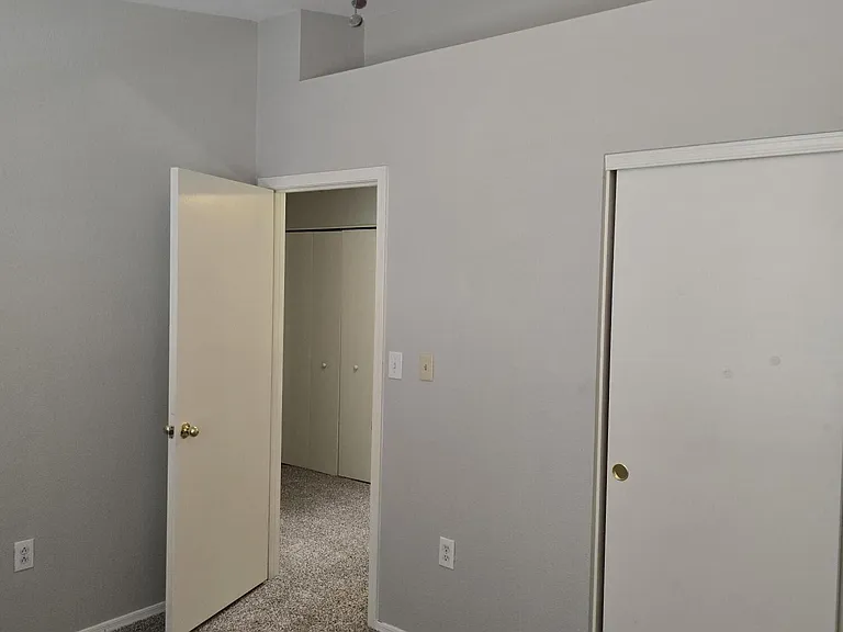 125 S 56th St #41 — Photo 11
