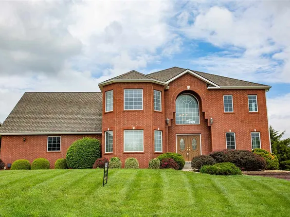1511 Barrington Dr, Manhattan, KS 66503