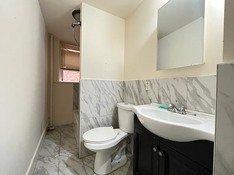 220 Bloomfield Ave #10 — Photo 7