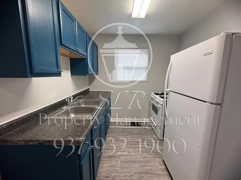 420 E Siebenthaler Ave #2 — Photo 6