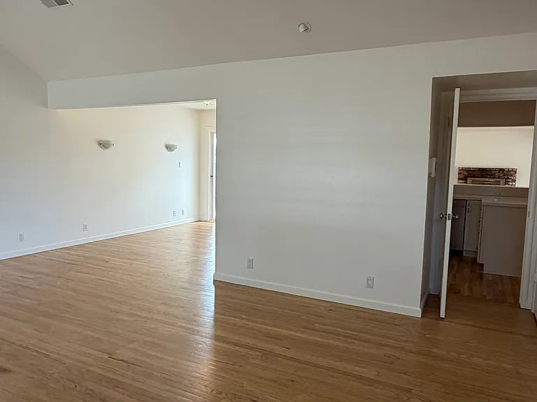 1812 Harding Ct — Photo 13