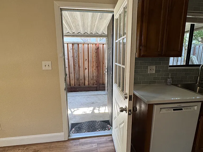 4901 11th Ave — Photo 25