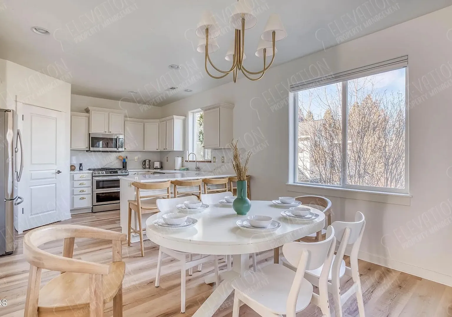 Beautiful 4 BR home in SW Bend — Photo 3