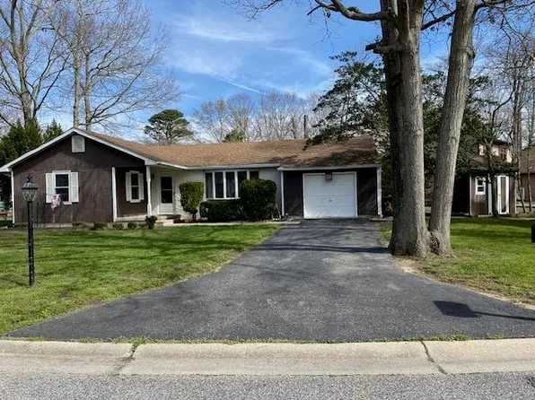 205 Holly Dr, Rio Grande, NJ 08242