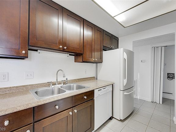 4th image of 4240 Gannet Cir Unit 221