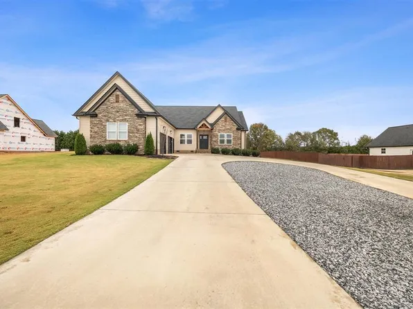351 Terra Plains Dr, Greer, SC 29651
