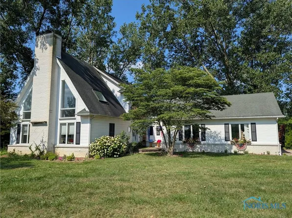 19579 Cross Creek Rd, Bowling Green, OH 43402