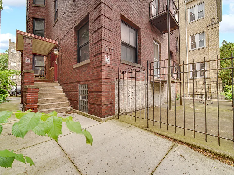 819 W Lawrence Ave #2 — Photo 5