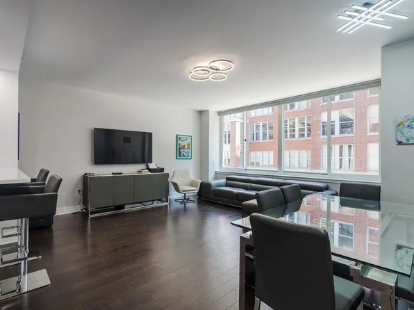 1100 Maxwell Lane image 6 of 31